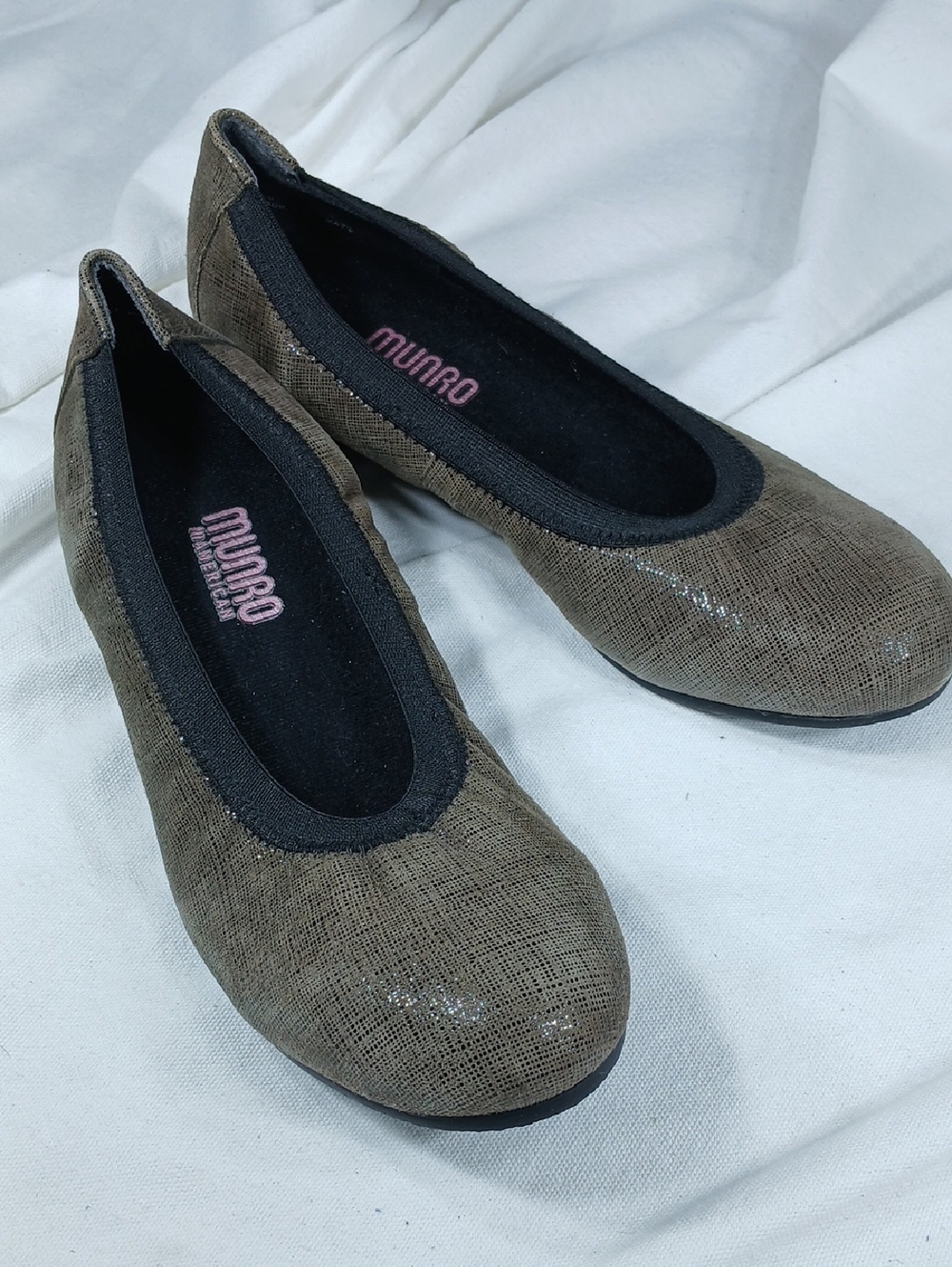 Munro Olive-Brown Textured Ballet Flats for Women